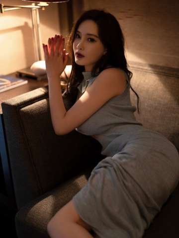 女神奶瓶土肥圆私房灰色镂空连衣长裙半撩秀翘臀迷人诱惑写真