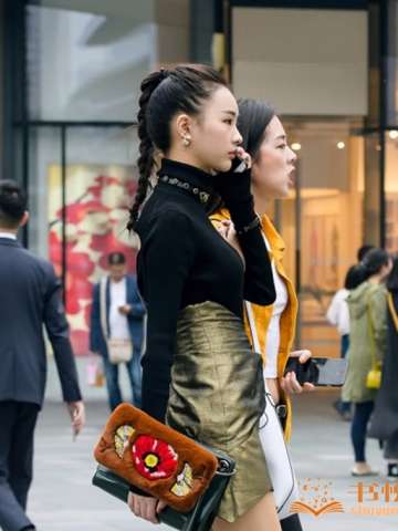美女就是美女，咋看咋好看