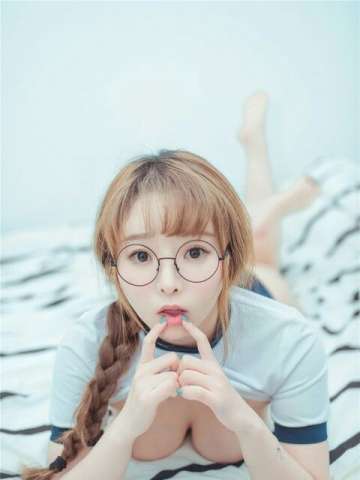 美女诱惑