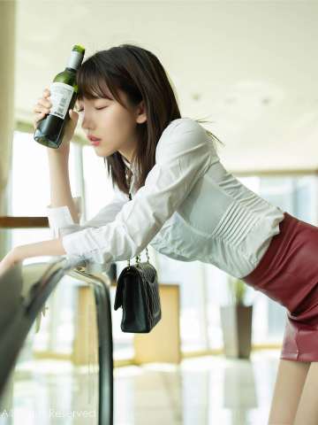 [XIUREN秀人网] 2020.07.31 NO.2393 陆萱萱 73P 酒后的OL