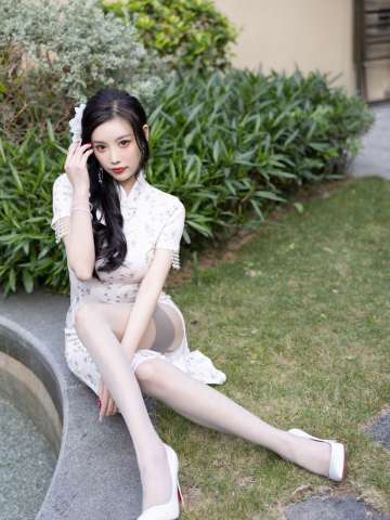 女神杨晨晨Yome白色带图案旗袍露性感灰色内衣完美诱惑写真